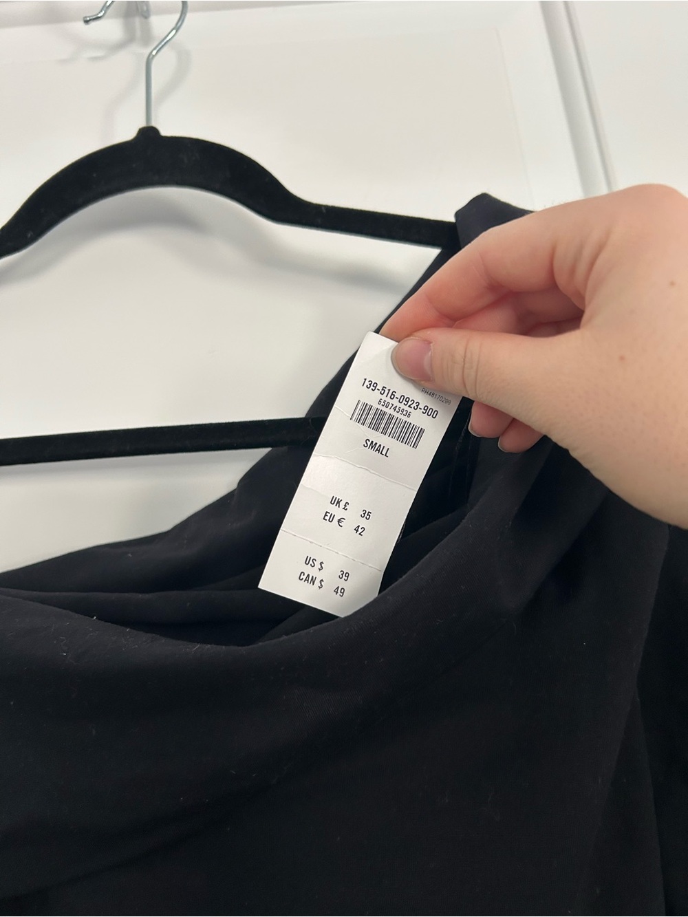 Abercrombie Asymmetrical Black Off the Shoulder Top NWT - Picture 4 of 5